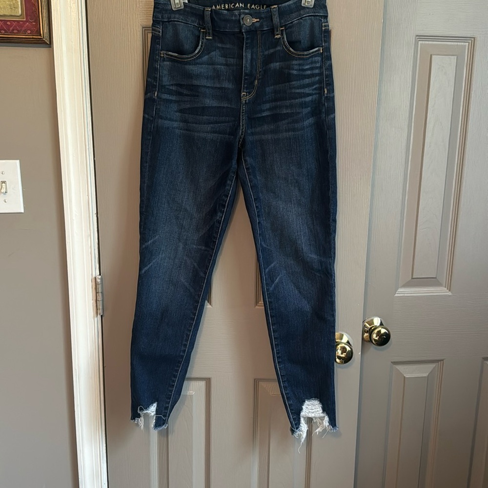 NWOT - American Eagle 🦅- size 4 - curvy style - next level stretch jeans